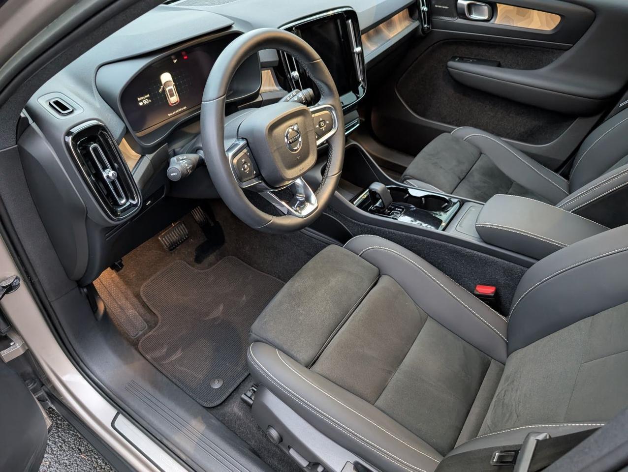 2023 Volvo XC40 Recharge P8 Twin Engine ULTIMATE w/Harman Kardon, Pilot Assist, 360 Cam, 4 Heated Seats & Wheel Portland OR