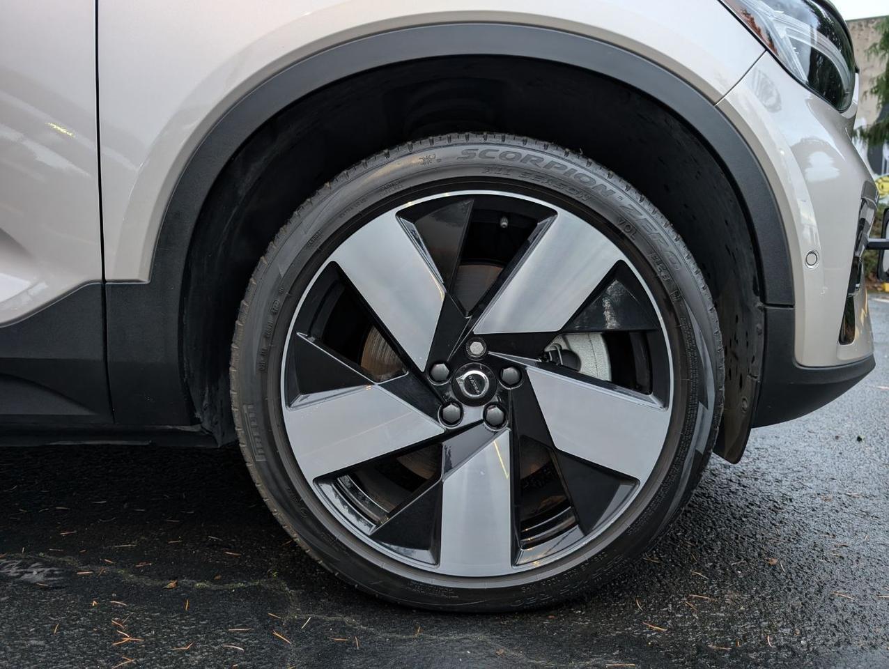 2023 Volvo XC40 Recharge P8 Twin Engine ULTIMATE w/Harman Kardon, Pilot Assist, 360 Cam, 4 Heated Seats & Wheel Portland OR