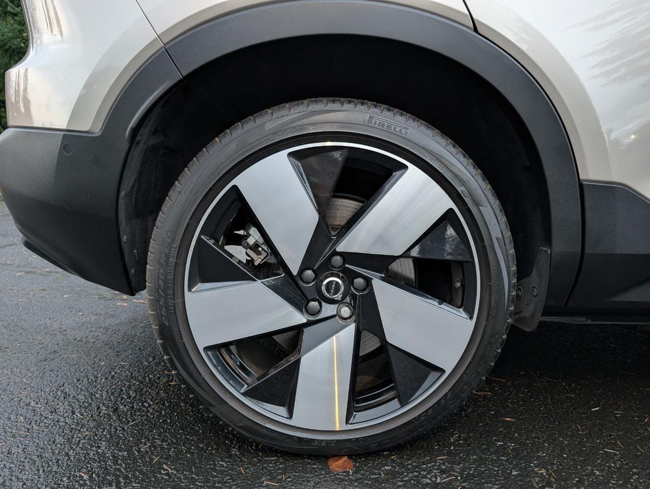 2023 Volvo XC40 Recharge P8 Twin Engine ULTIMATE w/Harman Kardon, Pilot Assist, 360 Cam, 4 Heated Seats & Wheel Portland OR