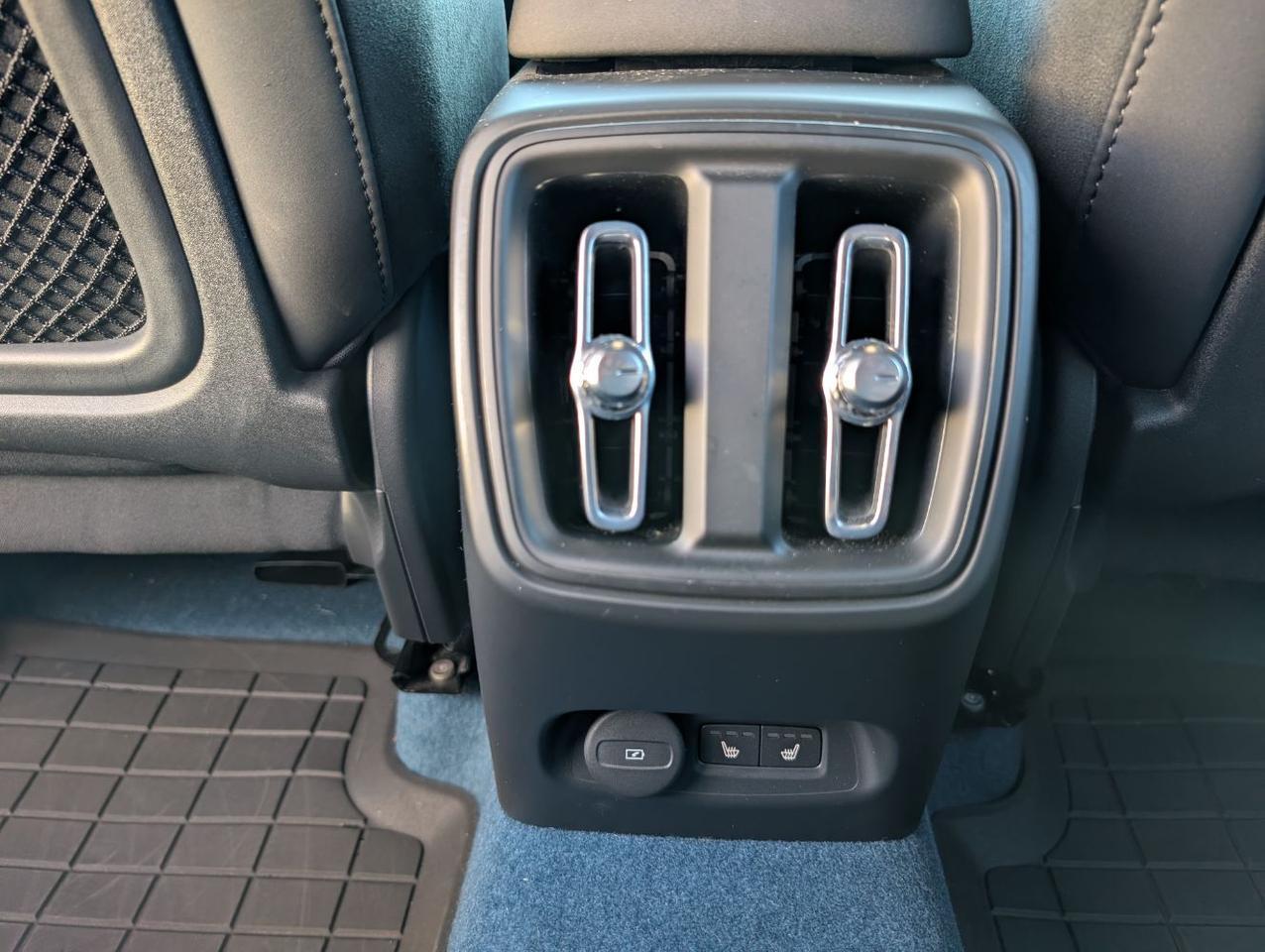 2023 Volvo XC40 Recharge P8 Twin ULTIMATE – Harman Kardon Audio, 360 View, Pilot Assist, All Heated Luxury Seats & Wheel Portland OR