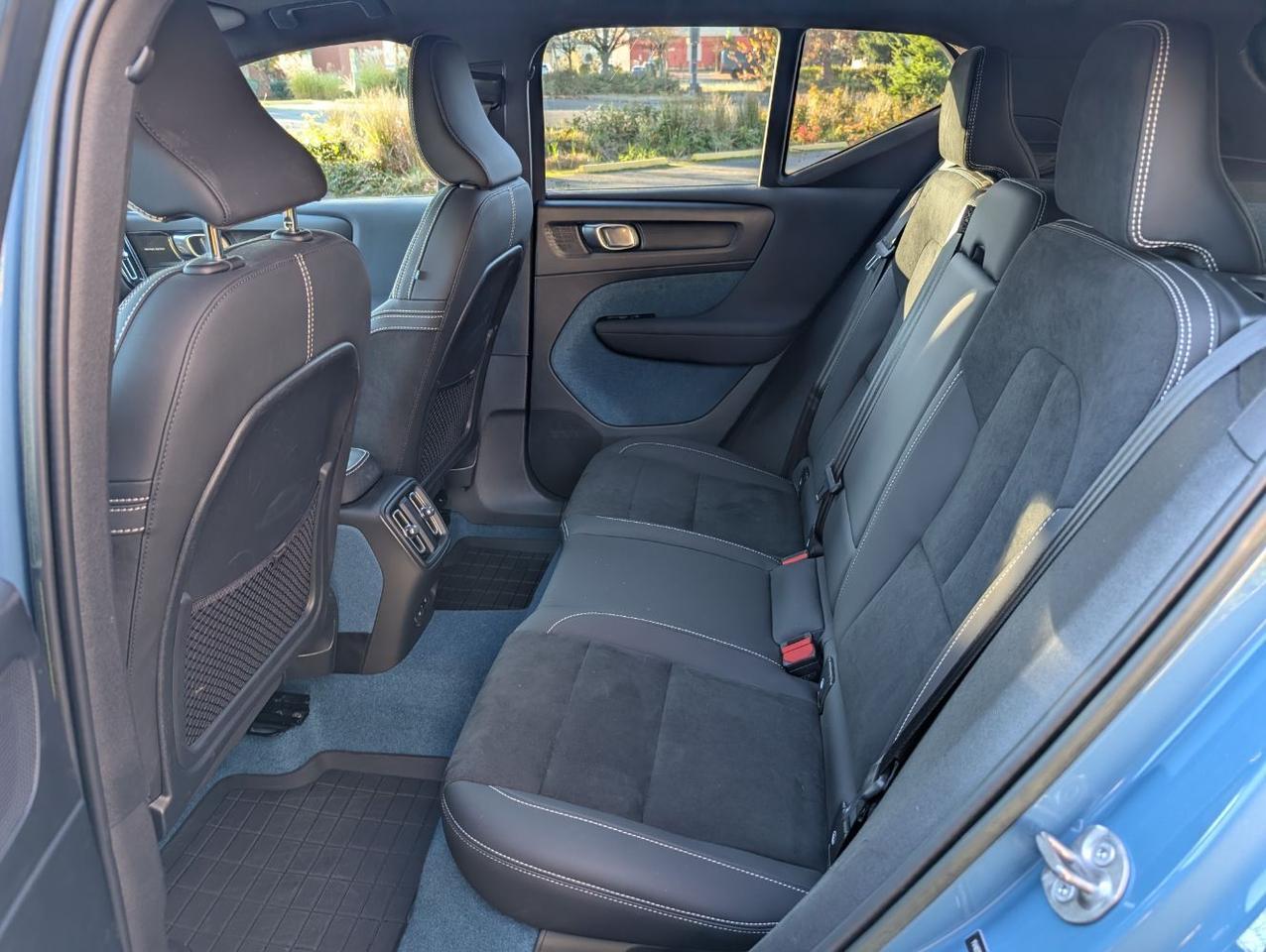 2023 Volvo XC40 Recharge P8 Twin ULTIMATE – Harman Kardon Audio, 360 View, Pilot Assist, All Heated Luxury Seats & Wheel Portland OR