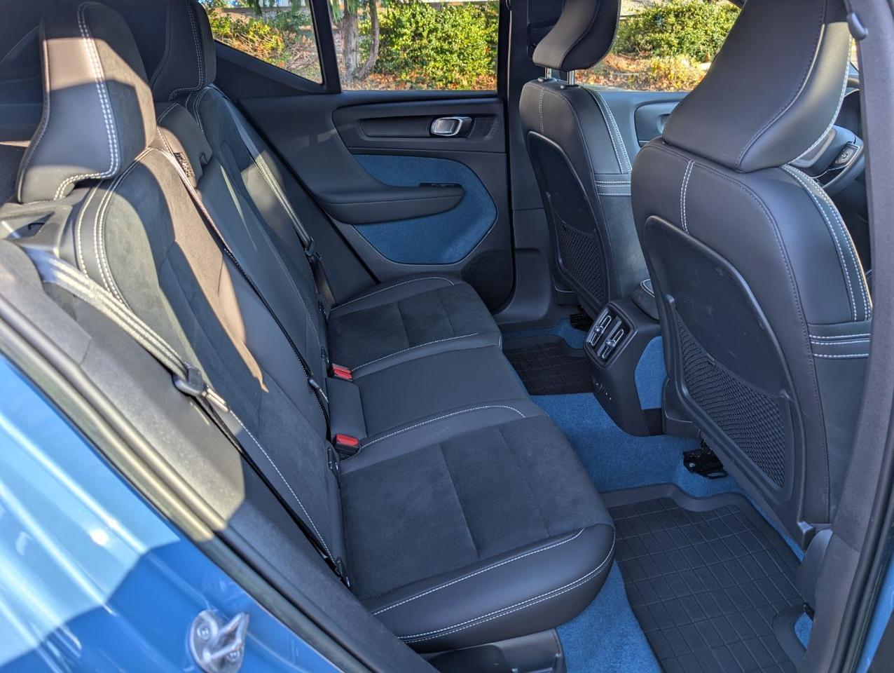 2023 Volvo XC40 Recharge P8 Twin ULTIMATE – Harman Kardon Audio, 360 View, Pilot Assist, All Heated Luxury Seats & Wheel Portland OR