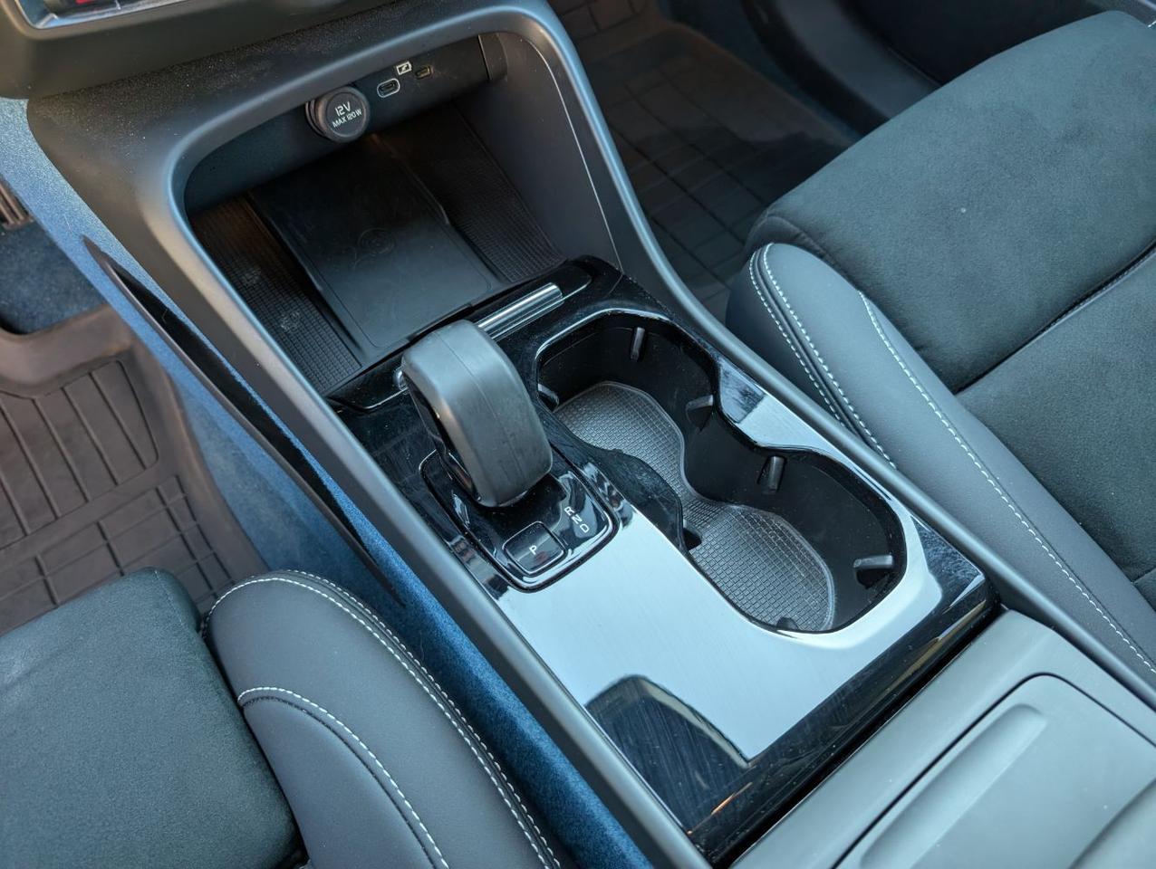 2023 Volvo XC40 Recharge P8 Twin ULTIMATE – Harman Kardon Audio, 360 View, Pilot Assist, All Heated Luxury Seats & Wheel Portland OR