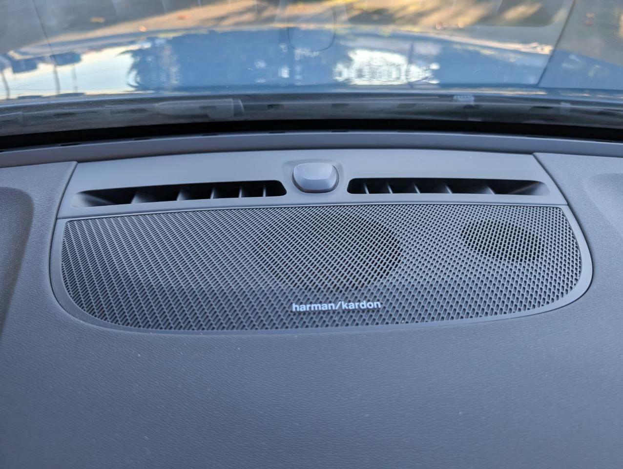 2023 Volvo XC40 Recharge P8 Twin ULTIMATE – Harman Kardon Audio, 360 View, Pilot Assist, All Heated Luxury Seats & Wheel Portland OR