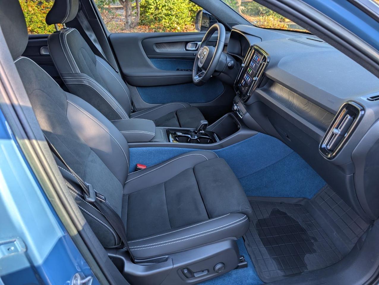 2023 Volvo XC40 Recharge P8 Twin ULTIMATE – Harman Kardon Audio, 360 View, Pilot Assist, All Heated Luxury Seats & Wheel Portland OR