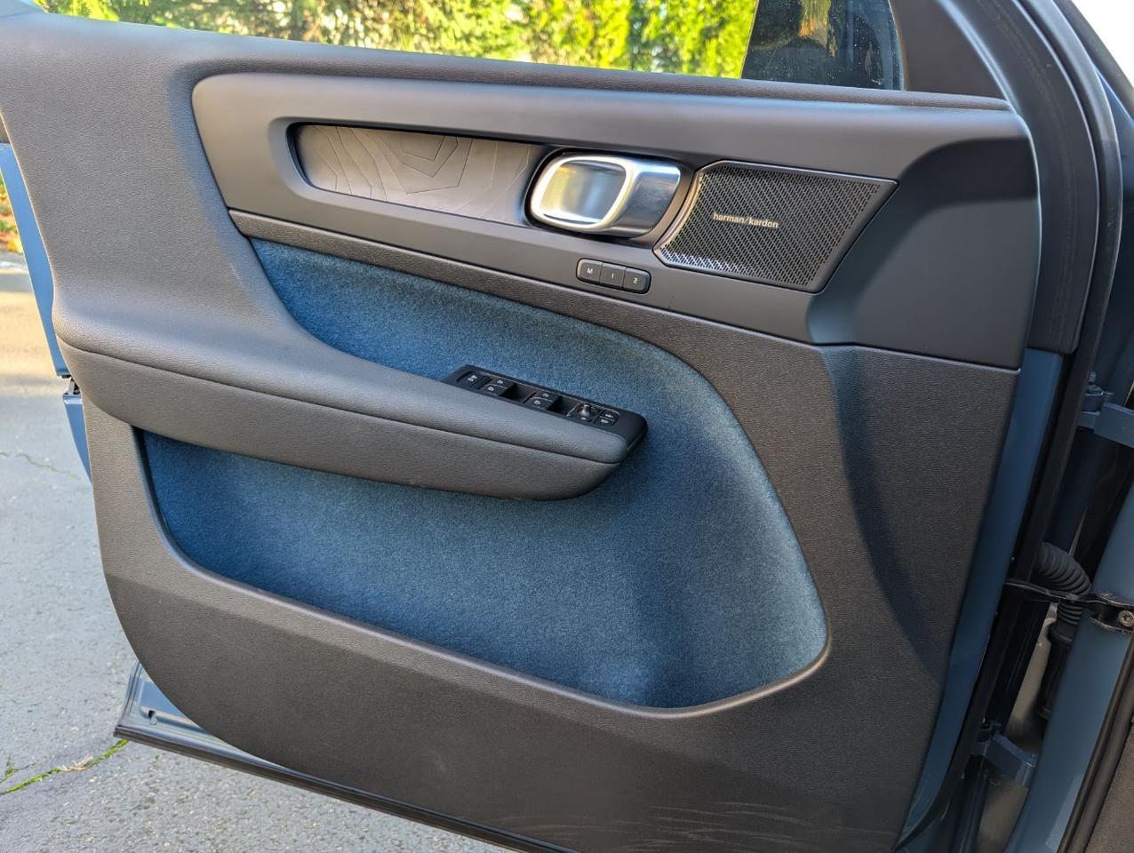 2023 Volvo XC40 Recharge P8 Twin ULTIMATE – Harman Kardon Audio, 360 View, Pilot Assist, All Heated Luxury Seats & Wheel Portland OR