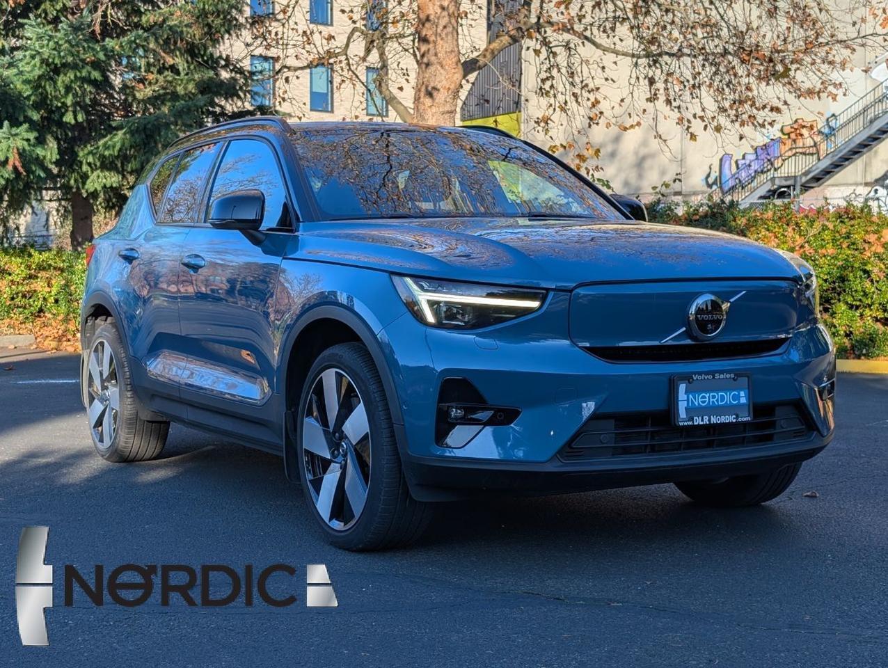 2023 Volvo XC40 Recharge P8 Twin ULTIMATE – Harman Kardon Audio, 360 View, Pilot Assist, All Heated Luxury Seats & Wheel