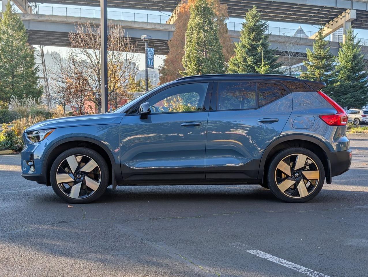 2023 Volvo XC40 Recharge P8 Twin ULTIMATE – Harman Kardon Audio, 360 View, Pilot Assist, All Heated Luxury Seats & Wheel Portland OR