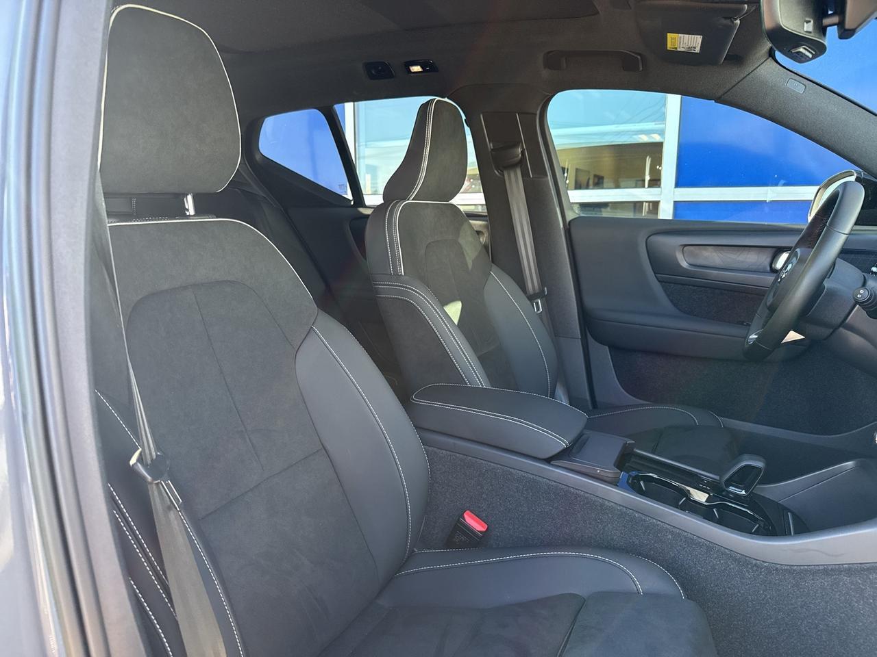 2023 Volvo XC40 Recharge Pure Electric Twin Plus Bend OR