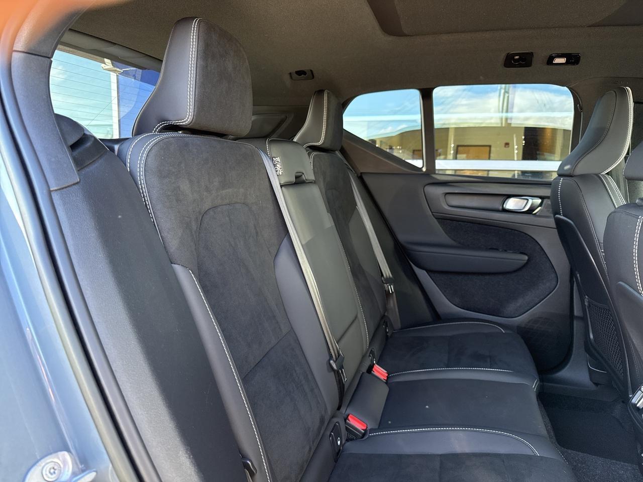 2023 Volvo XC40 Recharge Pure Electric Twin Plus Bend OR