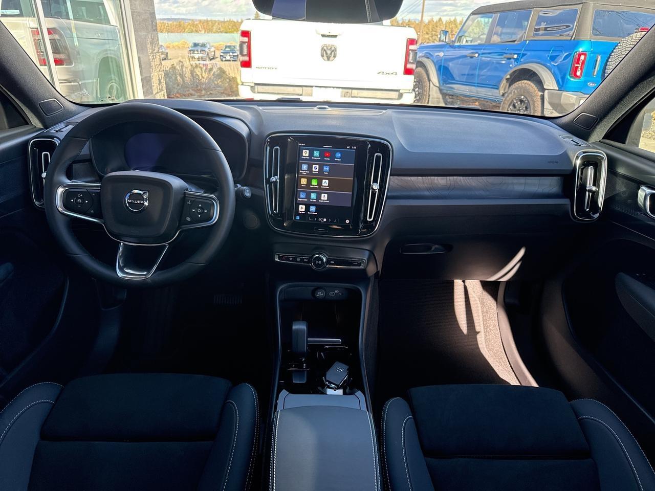 2023 Volvo XC40 Recharge Pure Electric Twin Plus Bend OR