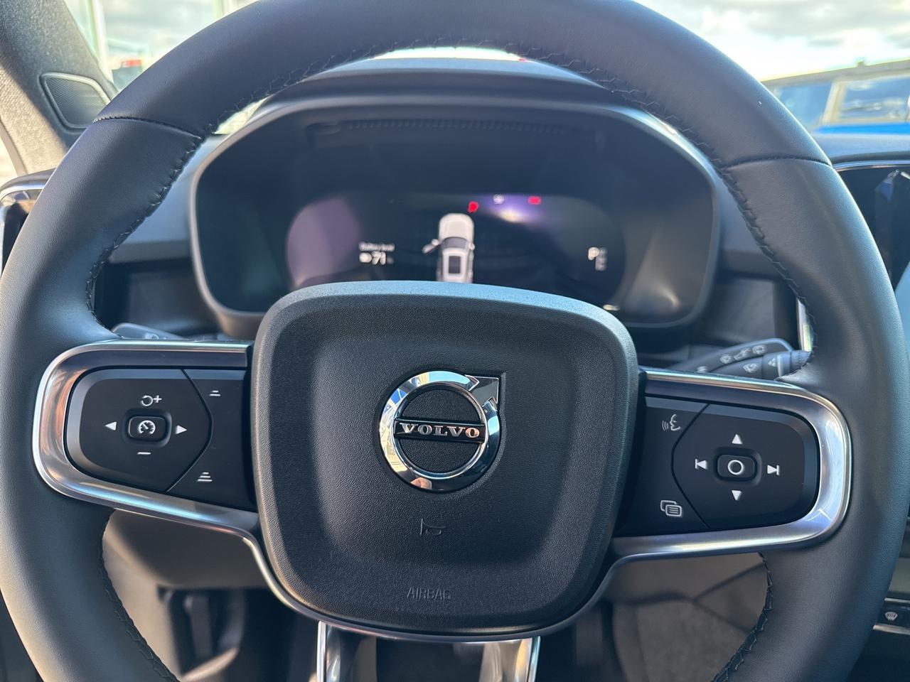 2023 Volvo XC40 Recharge Pure Electric Twin Plus Bend OR