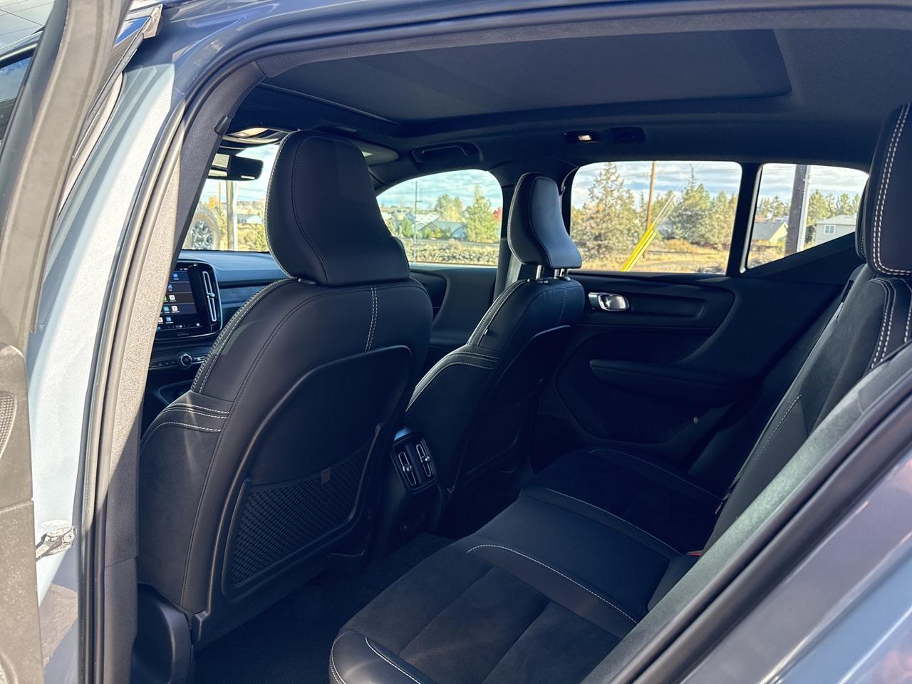 2023 Volvo XC40 Recharge Pure Electric Twin Plus Bend OR