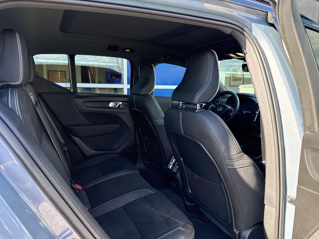 2023 Volvo XC40 Recharge Pure Electric Twin Plus Bend OR