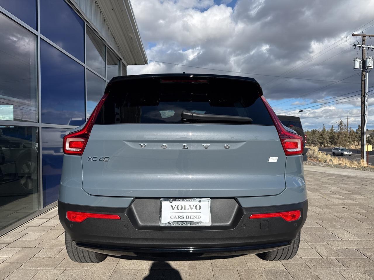 2023 Volvo XC40 Recharge Pure Electric Twin Plus Bend OR