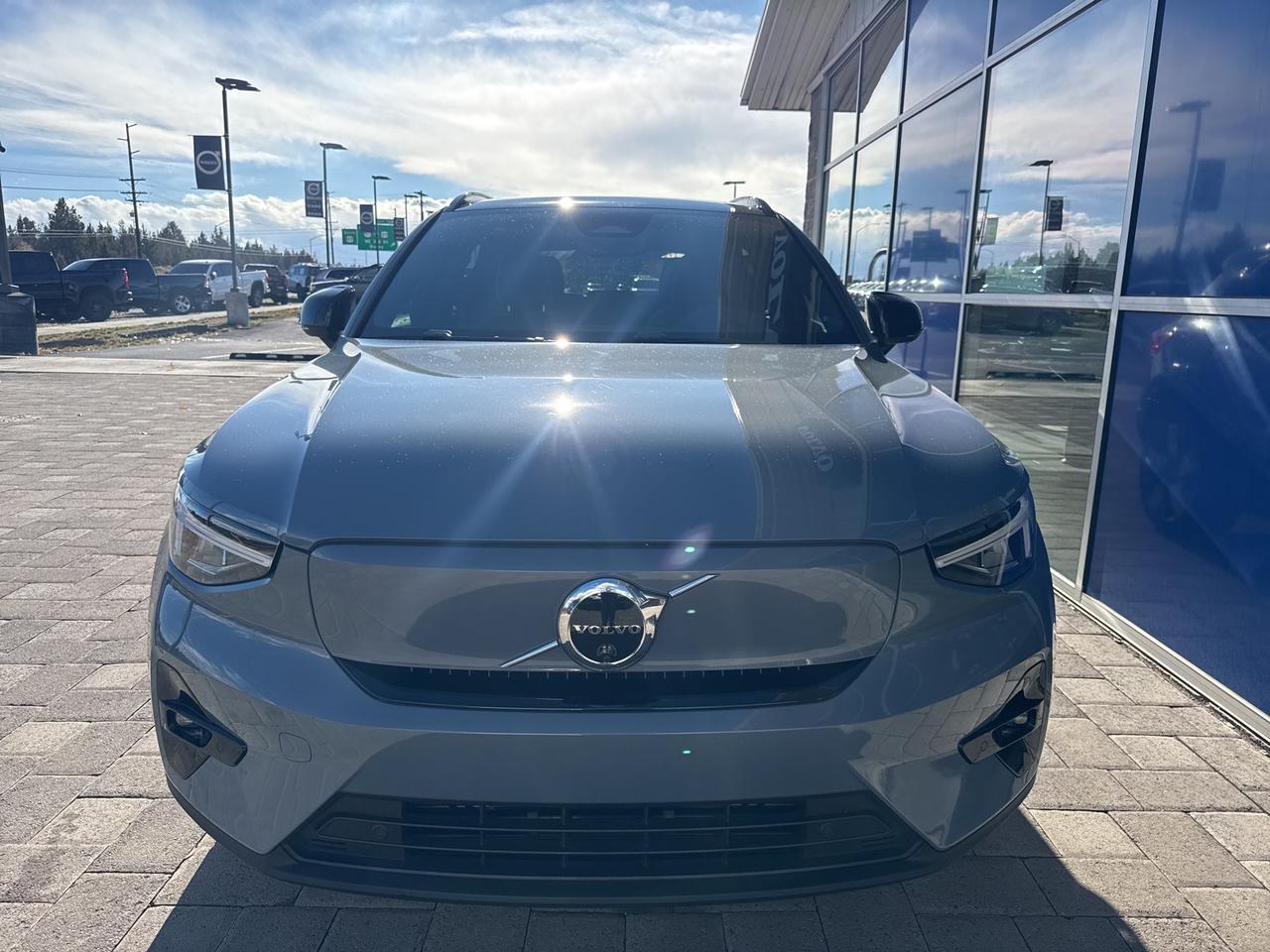 2023 Volvo XC40 Recharge Pure Electric Twin Plus Bend OR