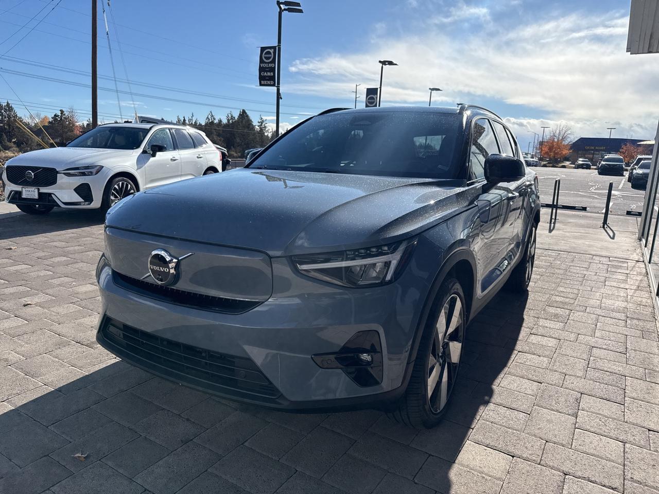 2023 Volvo XC40 Recharge Pure Electric Twin Plus Bend OR
