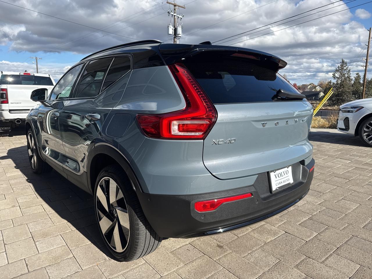 2023 Volvo XC40 Recharge Pure Electric Twin Plus Bend OR