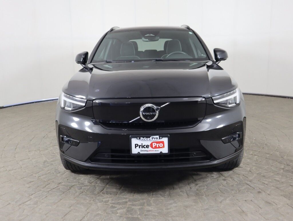 2023 Volvo XC40 Recharge Pure Electric Twin eAWD Plus Maumee OH