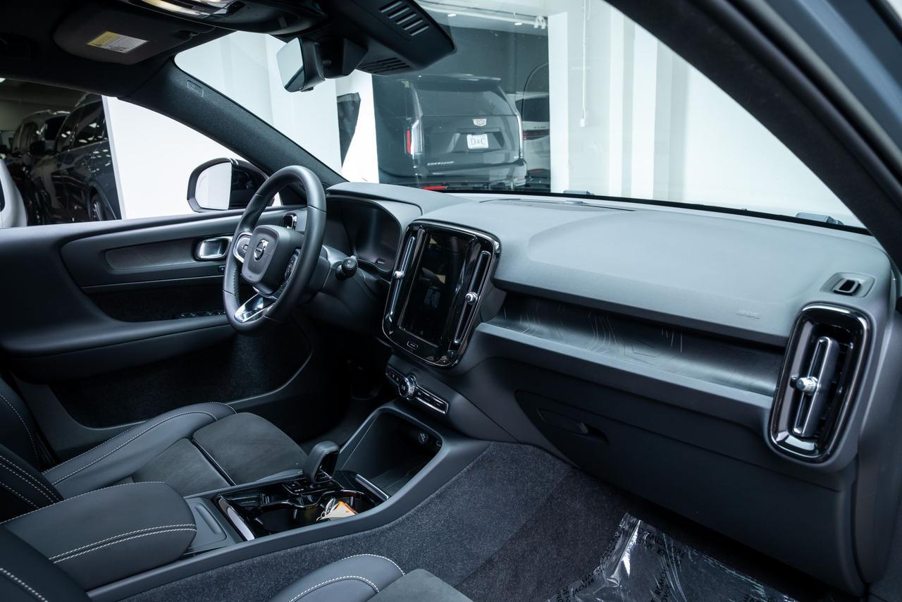 2023 Volvo XC40 Recharge Pure Electric Ultimate Pixel LED Headlights Adaptive Cruise Portland OR