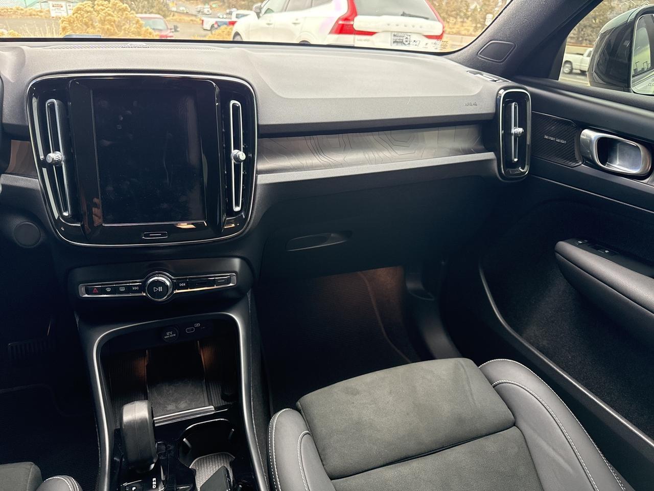 2023 Volvo XC40 Recharge Pure Electric Ultimate Bend OR