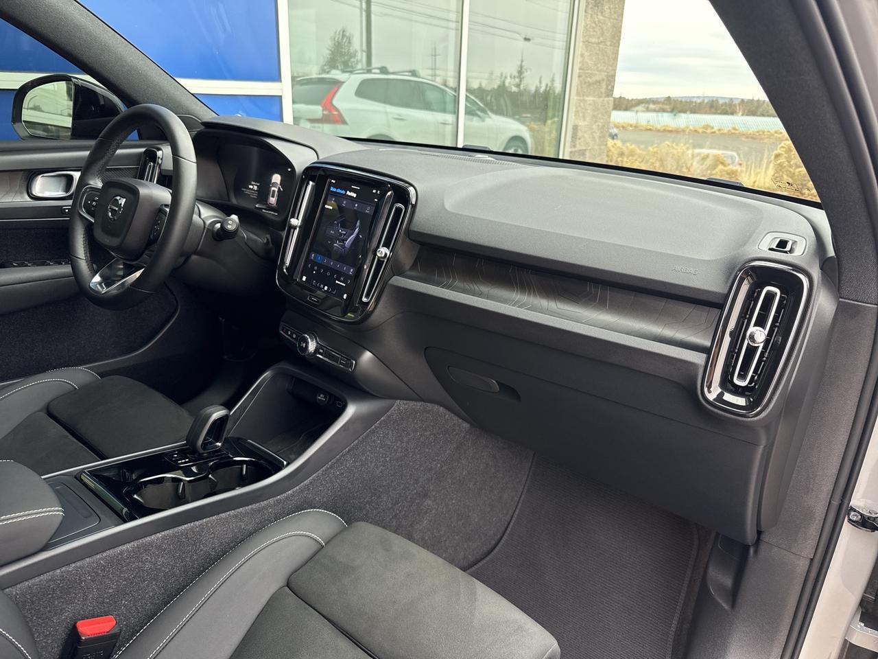 2023 Volvo XC40 Recharge Pure Electric Ultimate Bend OR