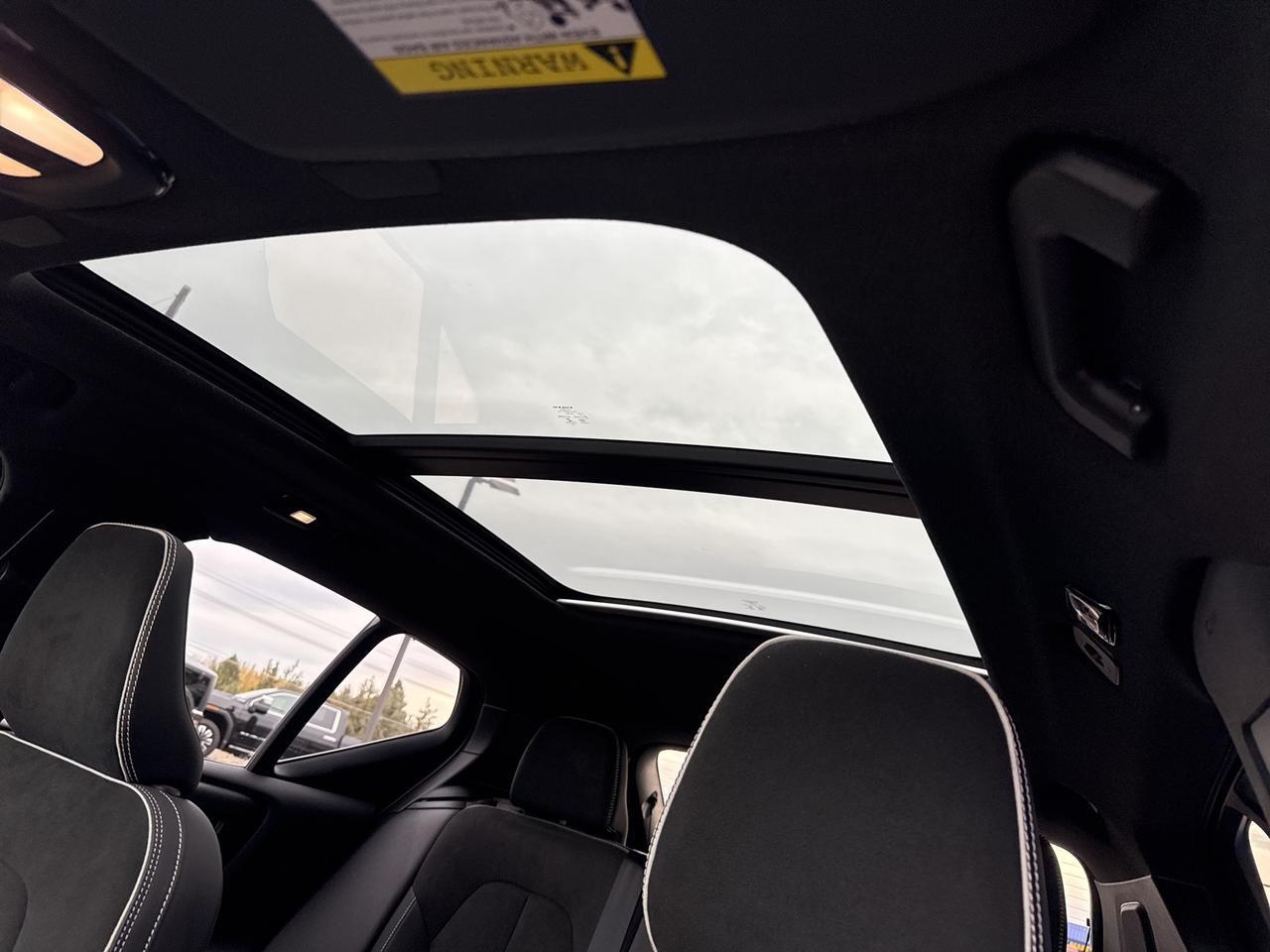 2023 Volvo XC40 Recharge Pure Electric Ultimate Bend OR