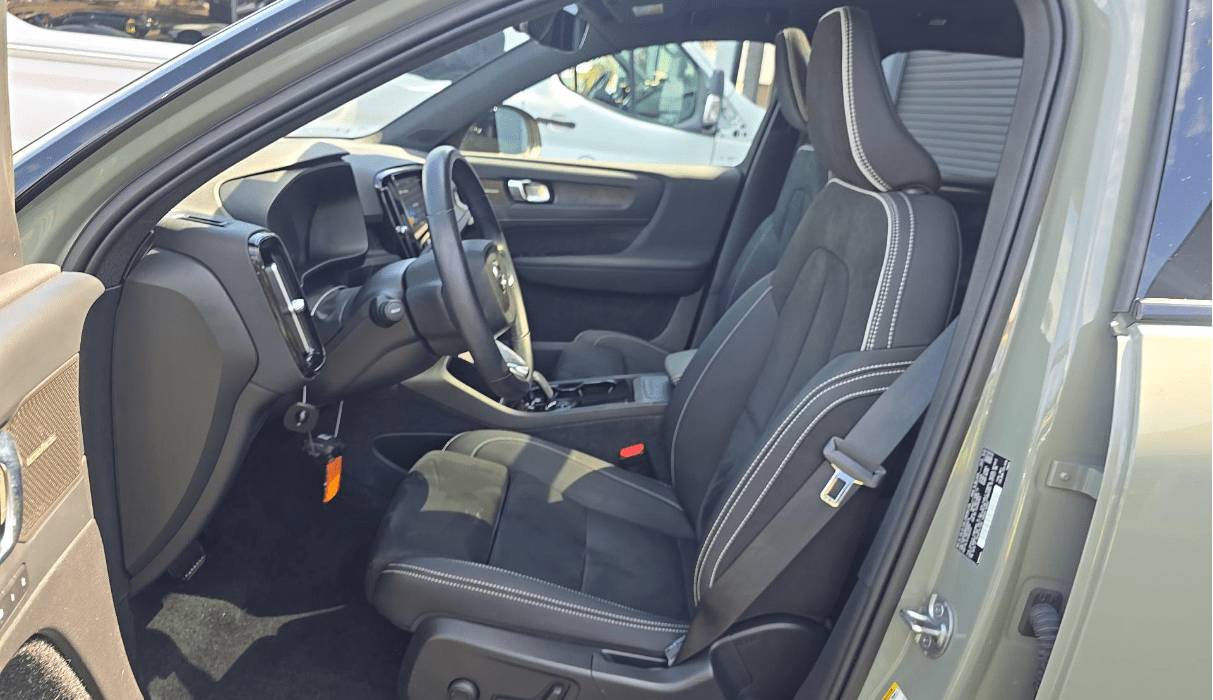2023 Volvo XC40 Recharge Pure Electric Ultimate Bend OR