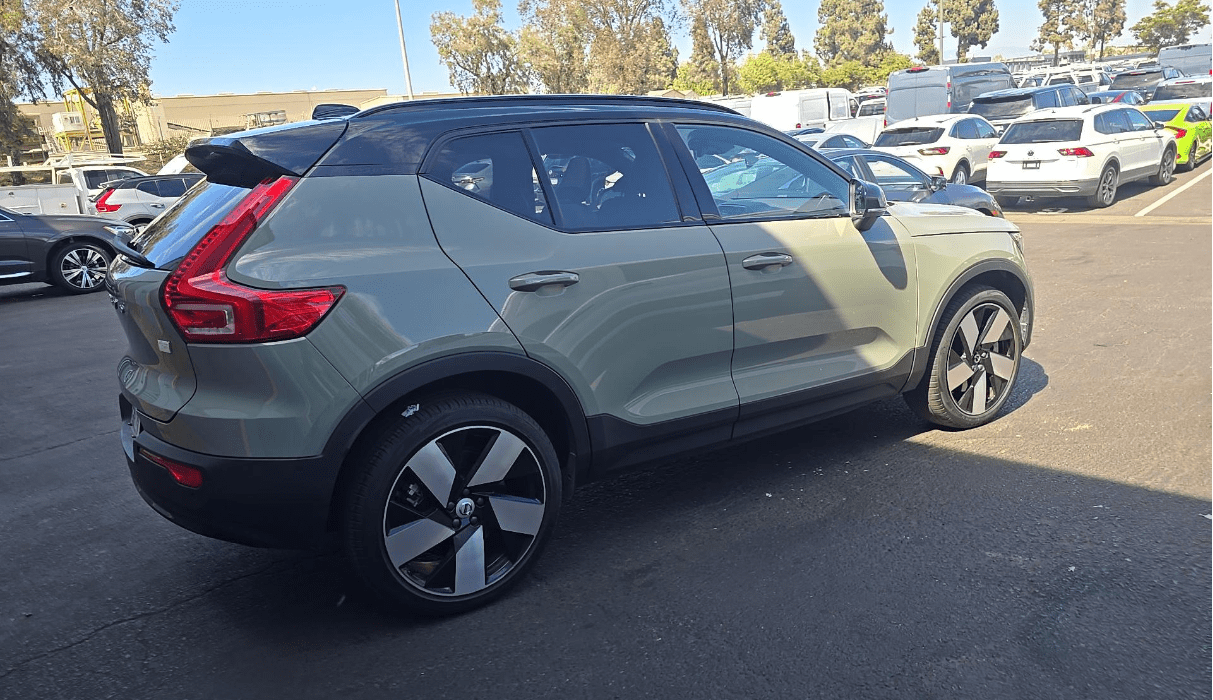 2023 Volvo XC40 Recharge Pure Electric Ultimate Bend OR
