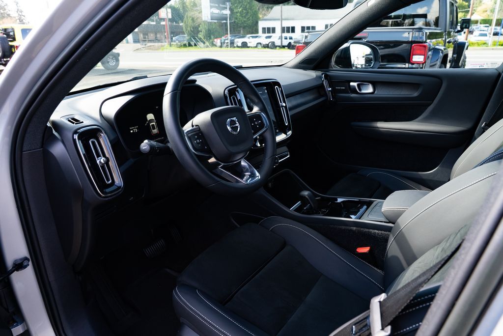 2023 Volvo XC40 Recharge Pure Electric Ultimate Milwaukie OR
