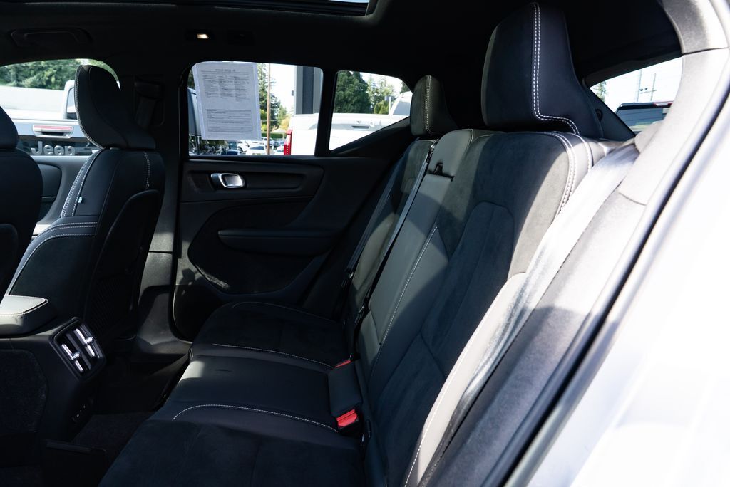 2023 Volvo XC40 Recharge Pure Electric Ultimate Milwaukie OR