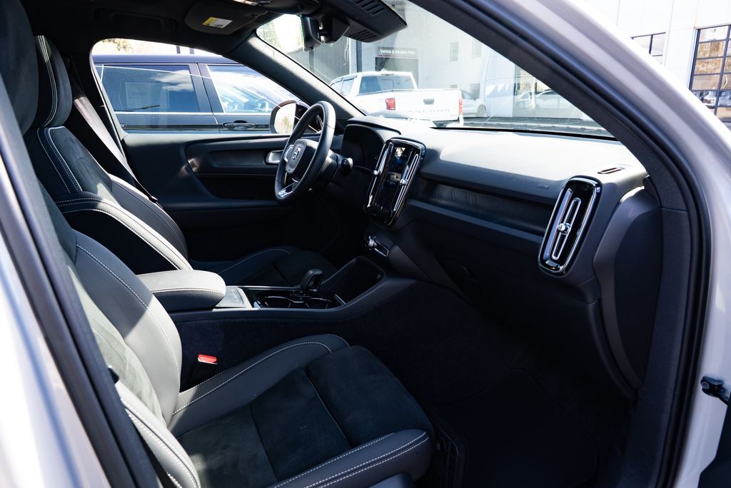 2023 Volvo XC40 Recharge Pure Electric Ultimate Milwaukie OR