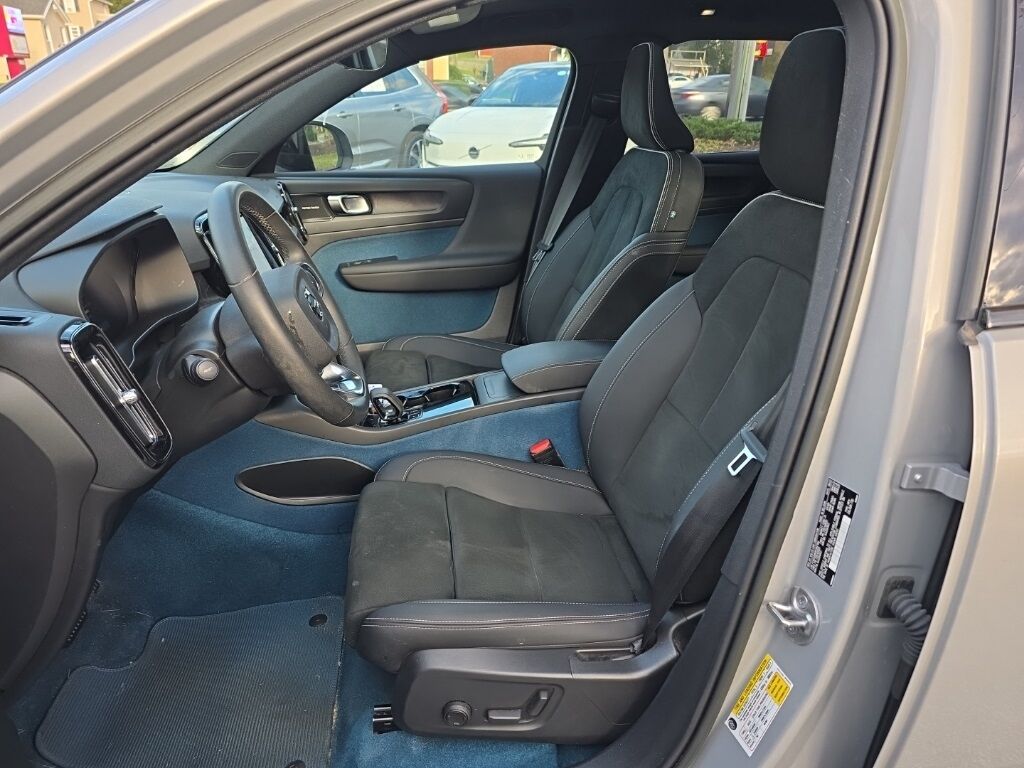 2023 Volvo XC40 Recharge Pure Electric Ultimate Hunt Valley MD