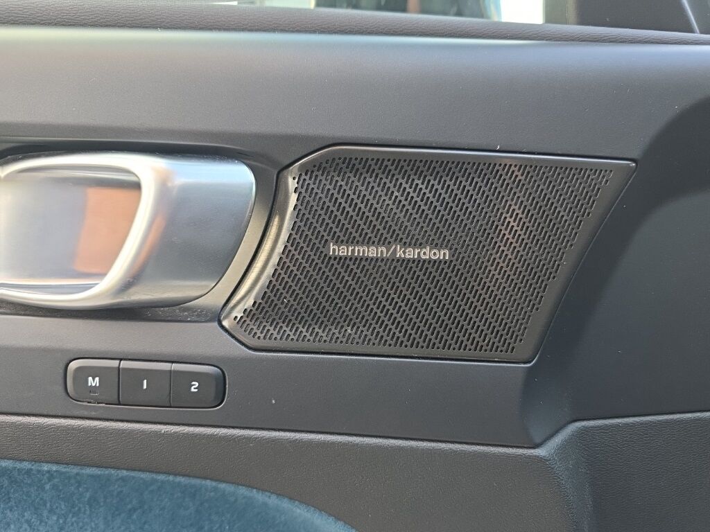 2023 Volvo XC40 Recharge Pure Electric Ultimate Hunt Valley MD