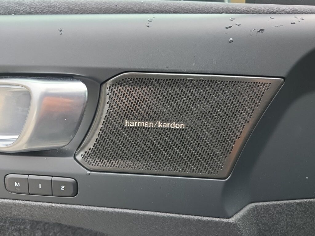 2023 Volvo XC40 Recharge Pure Electric Ultimate Hunt Valley MD