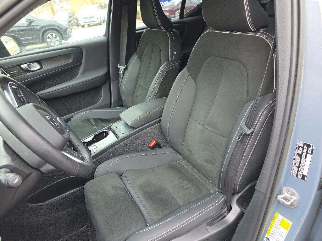 2023 Volvo XC40 Recharge Pure Electric Ultimate Hunt Valley MD