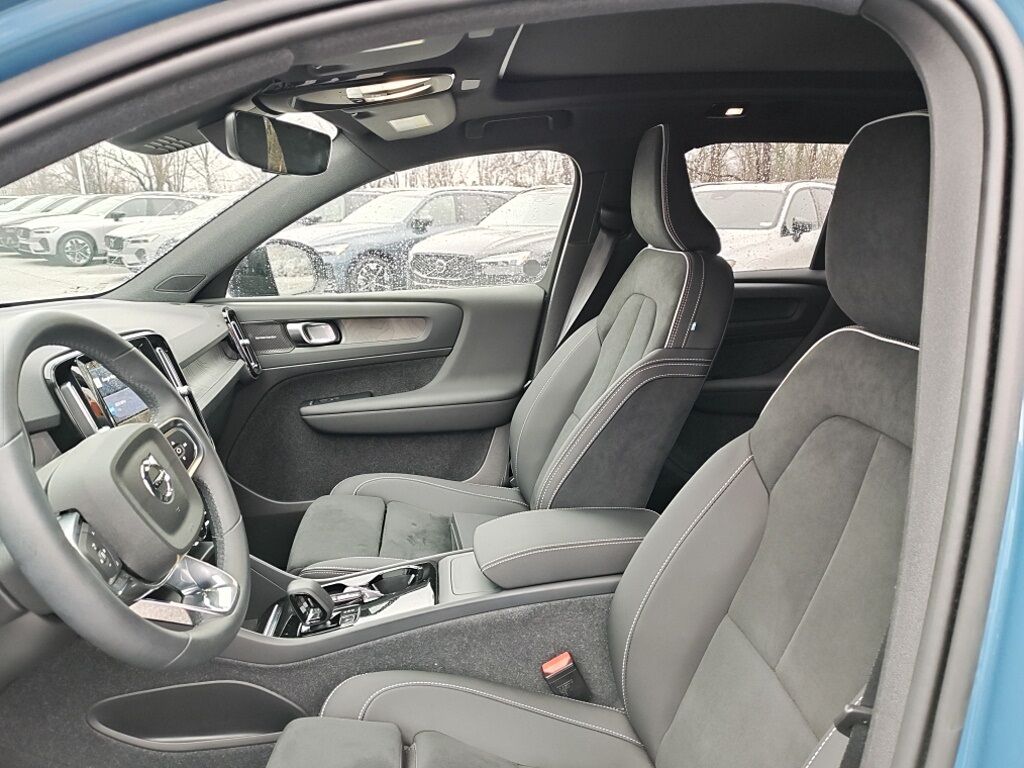 2023 Volvo XC40 Recharge Pure Electric Ultimate Hunt Valley MD