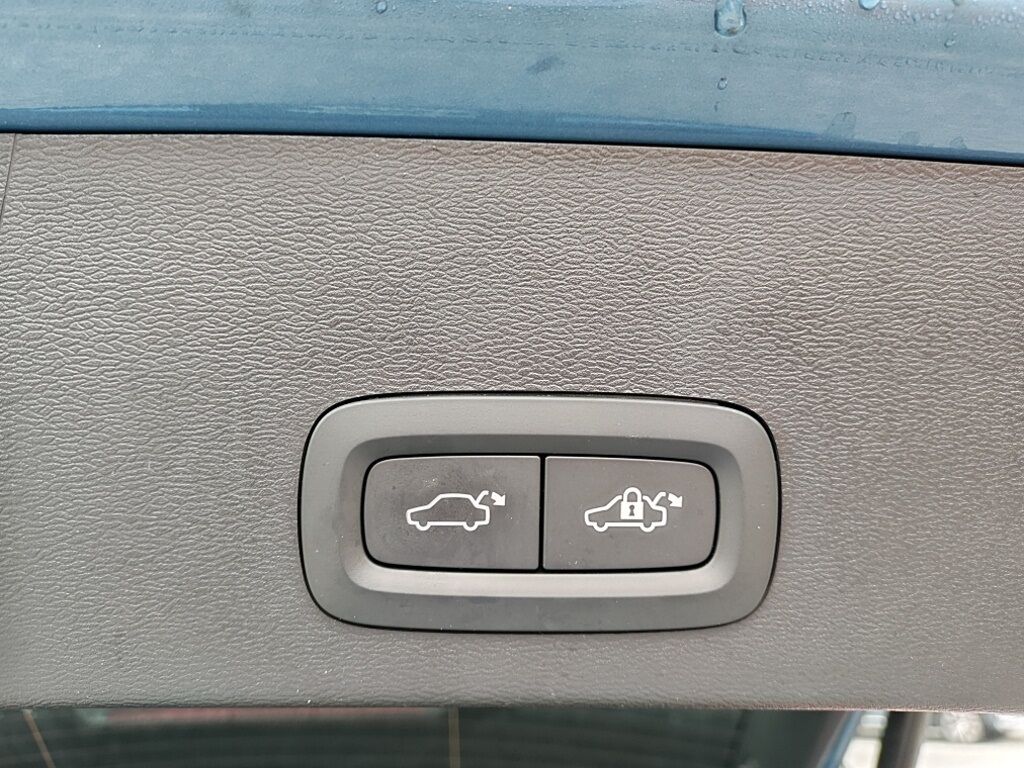 2023 Volvo XC40 Recharge Pure Electric Ultimate Hunt Valley MD