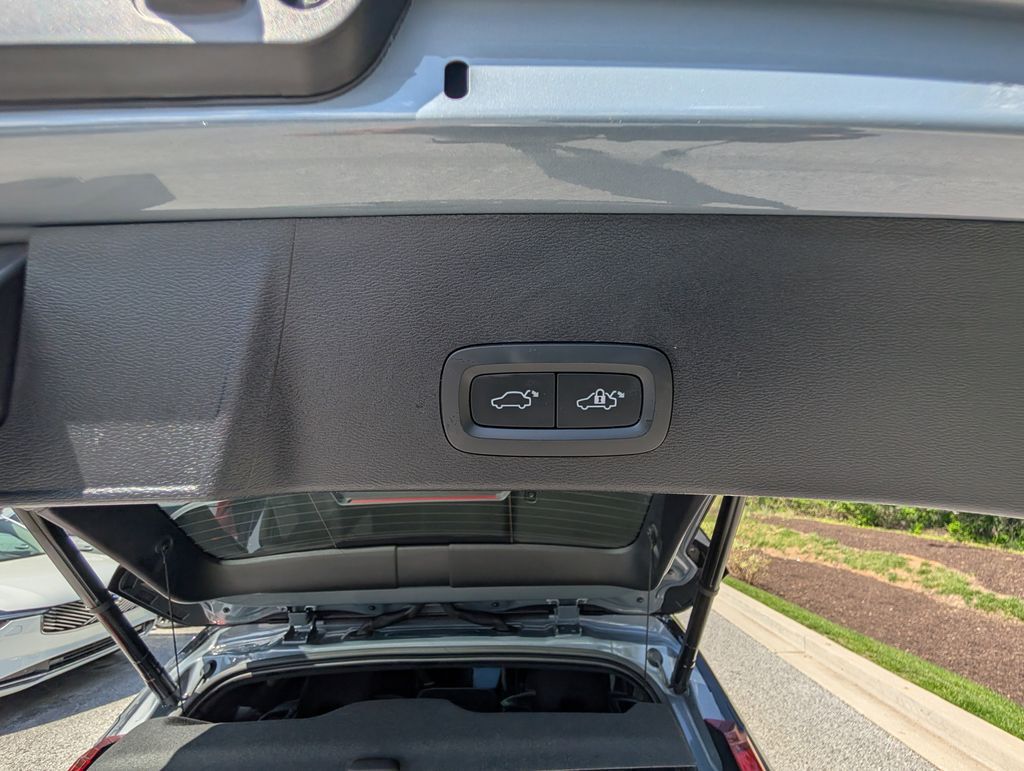 2023 Volvo XC40 Recharge Pure Electric Ultimate Hunt Valley MD