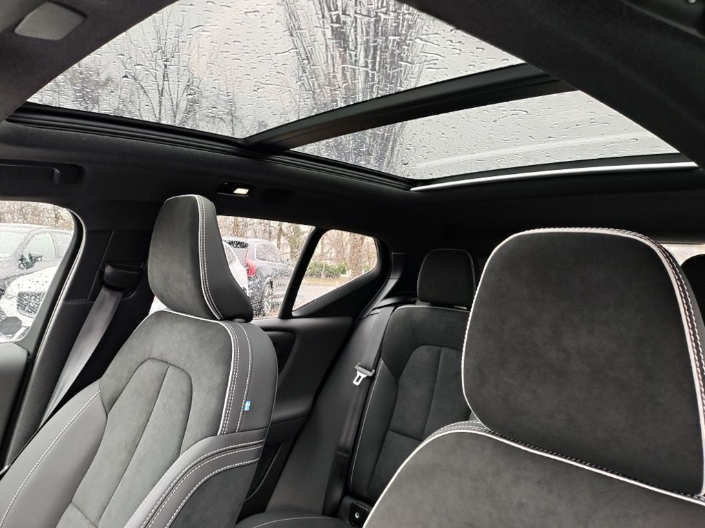 2023 Volvo XC40 Recharge Pure Electric Ultimate Hunt Valley MD