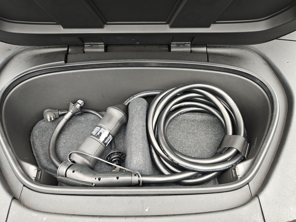 2023 Volvo XC40 Recharge Pure Electric Ultimate Hunt Valley MD