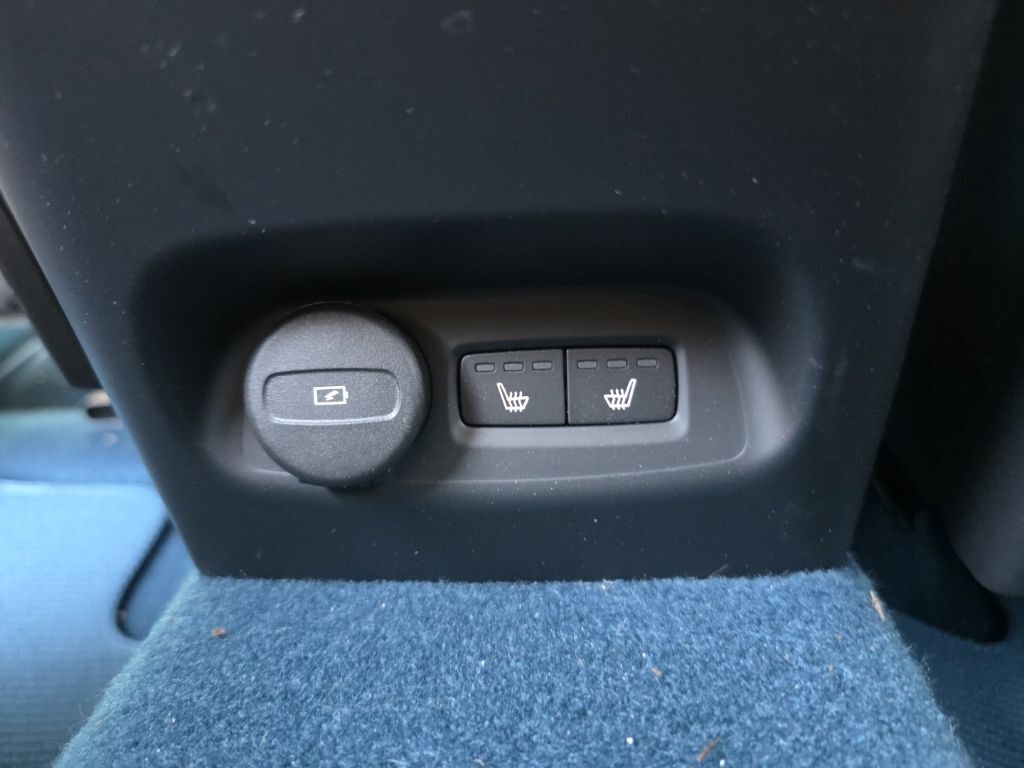 2023 Volvo XC40 Recharge Pure Electric Ultimate Hunt Valley MD
