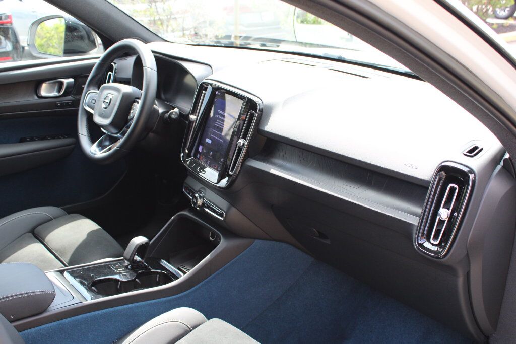 2023 Volvo XC40 Recharge Pure Electric Ultimate Hunt Valley MD