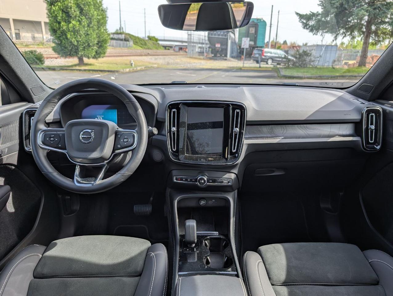 2023 Volvo XC40 Recharge Twin Motor AWD PLUS | 402hp, High Performance Audio, 360 Cam, 4 Heated Seats & Wheel Portland OR