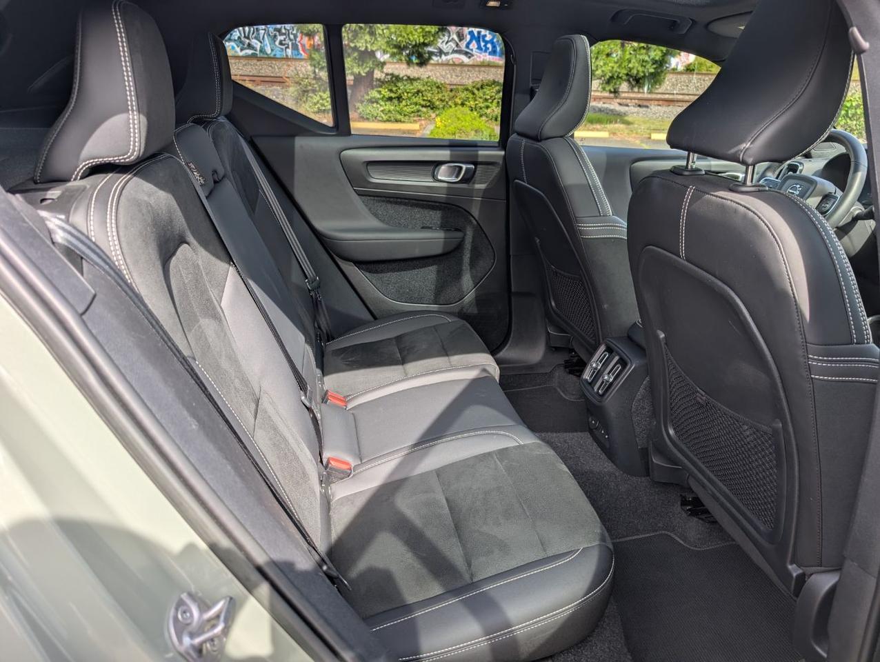 2023 Volvo XC40 Recharge Twin Motor AWD PLUS | 402hp, High Performance Audio, 360 Cam, 4 Heated Seats & Wheel Portland OR