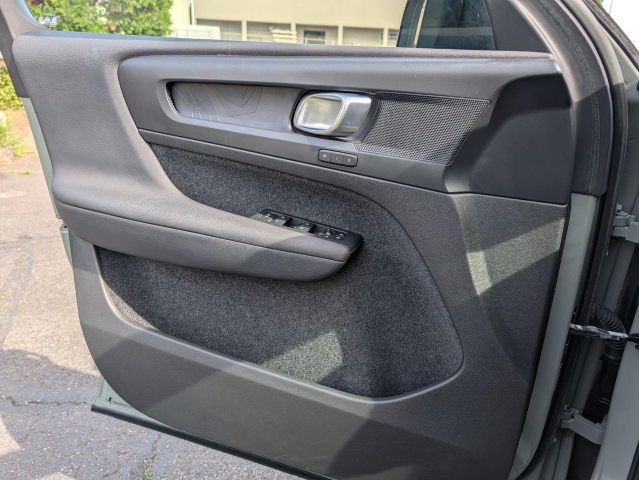 2023 Volvo XC40 Recharge Twin Motor AWD PLUS | 402hp, High Performance Audio, 360 Cam, 4 Heated Seats & Wheel Portland OR