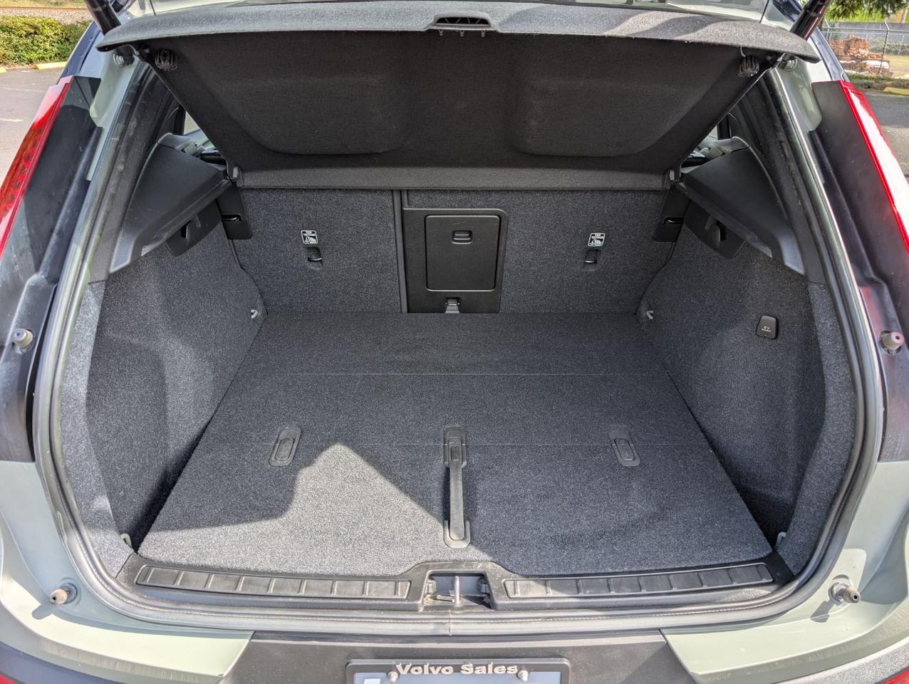 2023 Volvo XC40 Recharge Twin Motor AWD PLUS | 402hp, High Performance Audio, 360 Cam, 4 Heated Seats & Wheel Portland OR