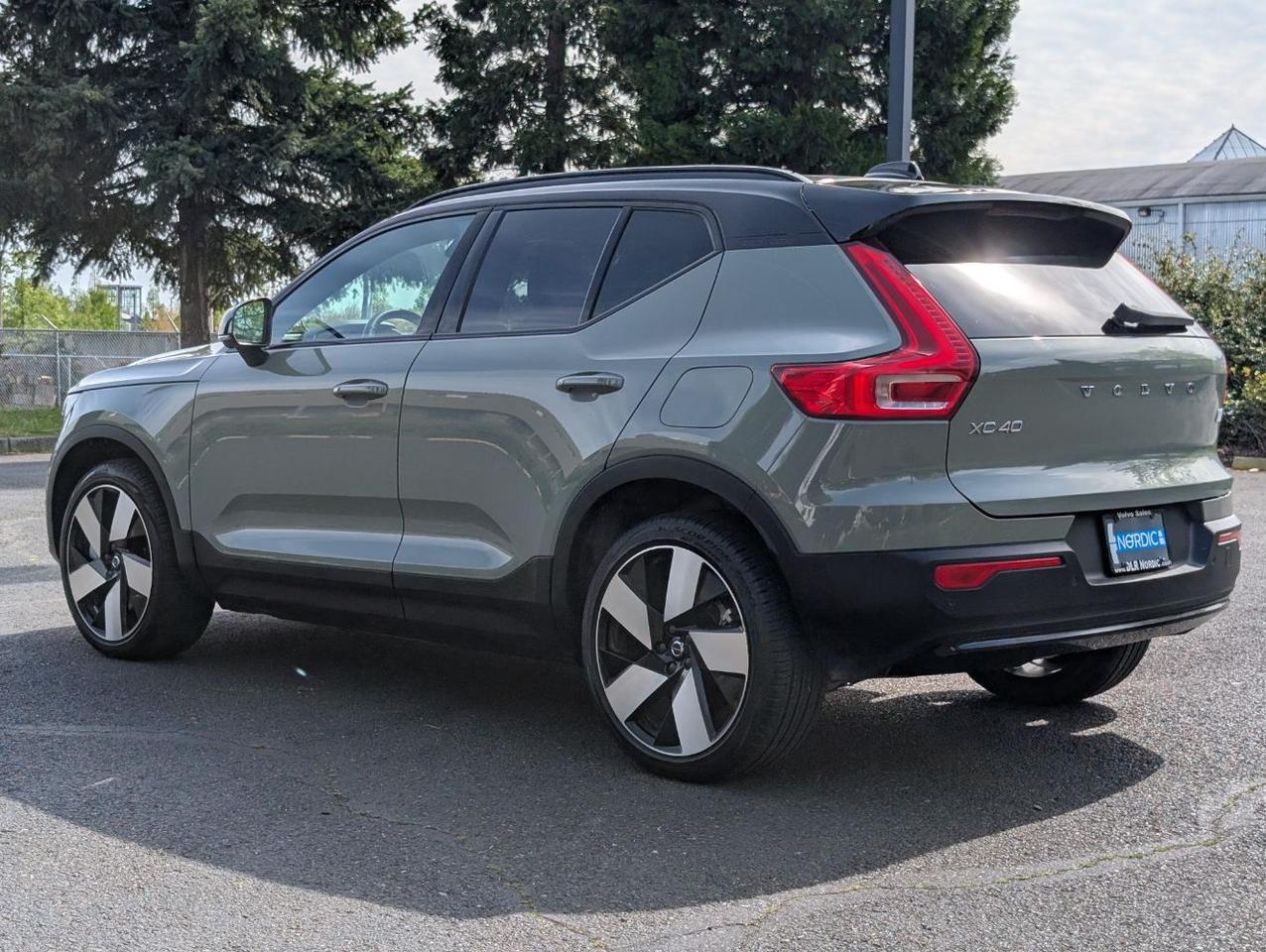 2023 Volvo XC40 Recharge Twin Motor AWD PLUS | 402hp, High Performance Audio, 360 Cam, 4 Heated Seats & Wheel Portland OR