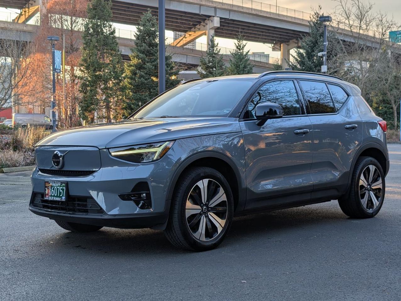 2023 Volvo XC40 Recharge Twin Motor AWD PLUS | 402hp, High Performance Audio, 360° Cam, 4 Heated Seats & Wheel Portland OR