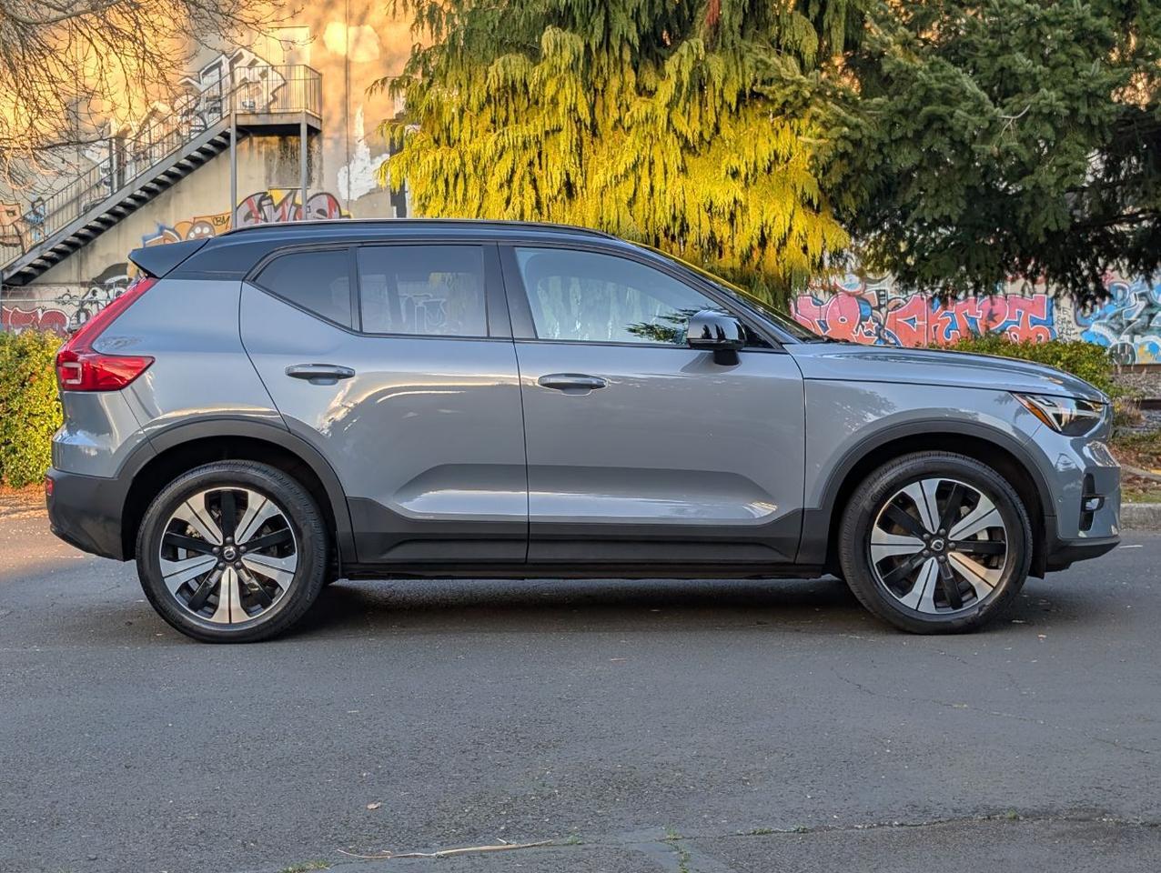 2023 Volvo XC40 Recharge Twin Motor AWD PLUS | 402hp, High Performance Audio, Climate Package * Portland OR